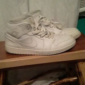 Nike Air Jordan Retro Mid Triple White